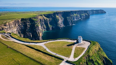 Irland med Cliffs of Moher och Aranöarna